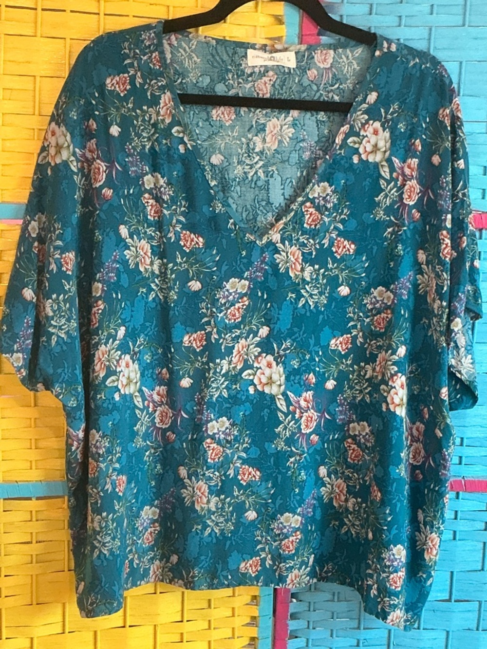 NATURAL LIFE Teal Floral V-Neck oversized top in lovely floral print  size L